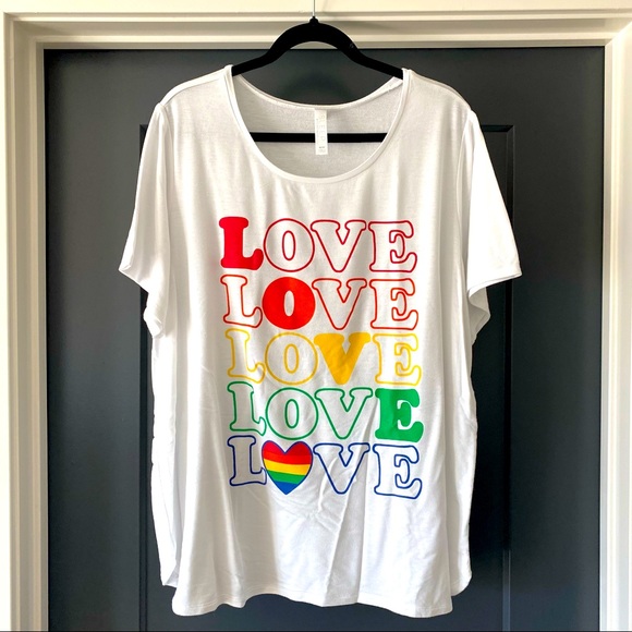 LOVE sleep shirt by Cacique - Picture 1 of 1